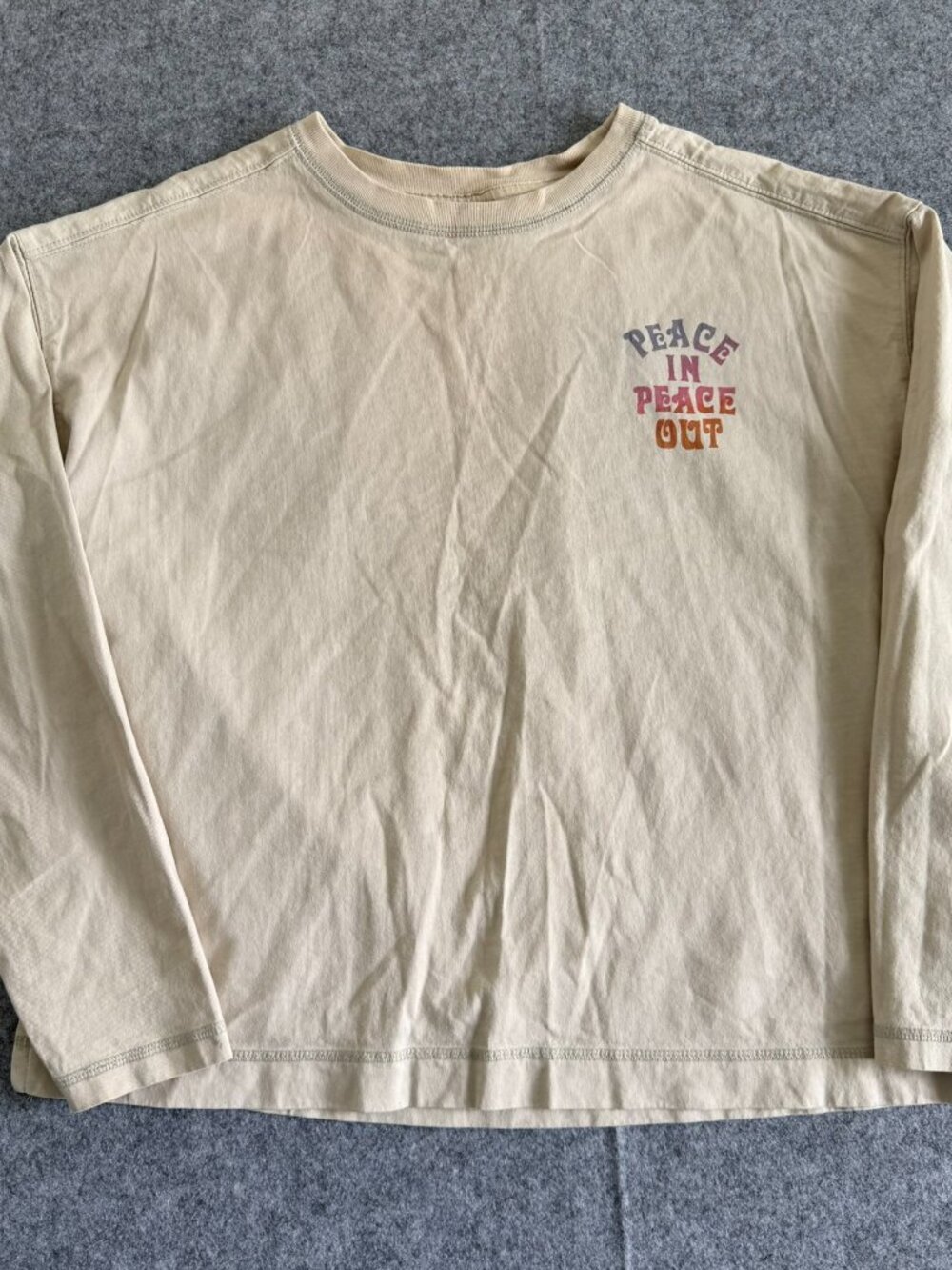 Old Navy Boho Graphic Long Sleeve Tee Size S Peace In Peace Out Beige Retro